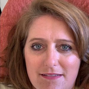 Meet your Posher, Alicia